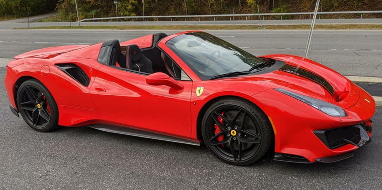 FERRARI 488 Pista Aperta