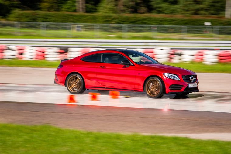 MERCEDES AMG C43 coupe