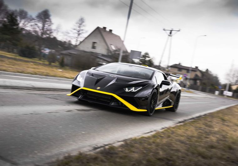 LAMBORGHINI Huracan STO