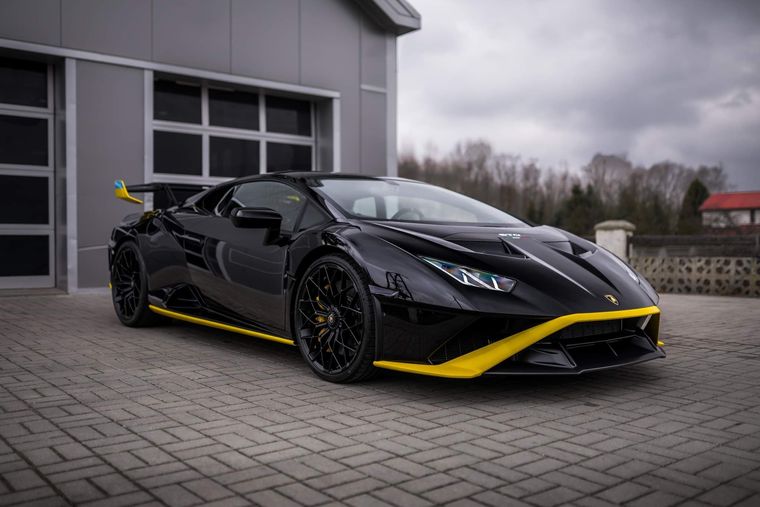 LAMBORGHINI Huracan STO