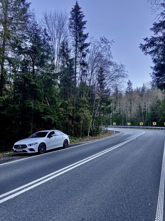 MERCEDES-AMG A35 Limousine