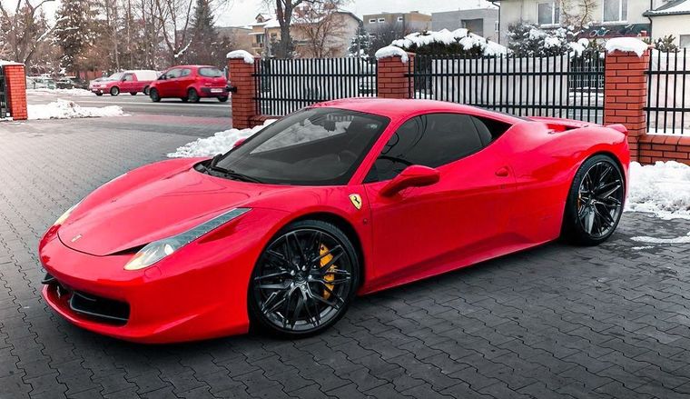FERRARI 458 Italia