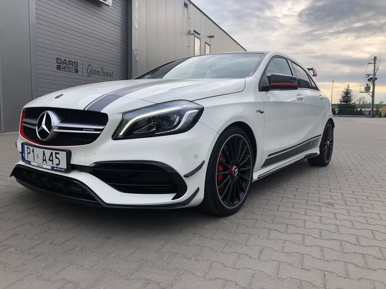 MERCEDES-BENZ A45 AMG