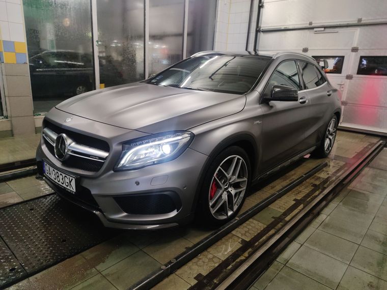 MERCEDES Gla 45 AMG performance